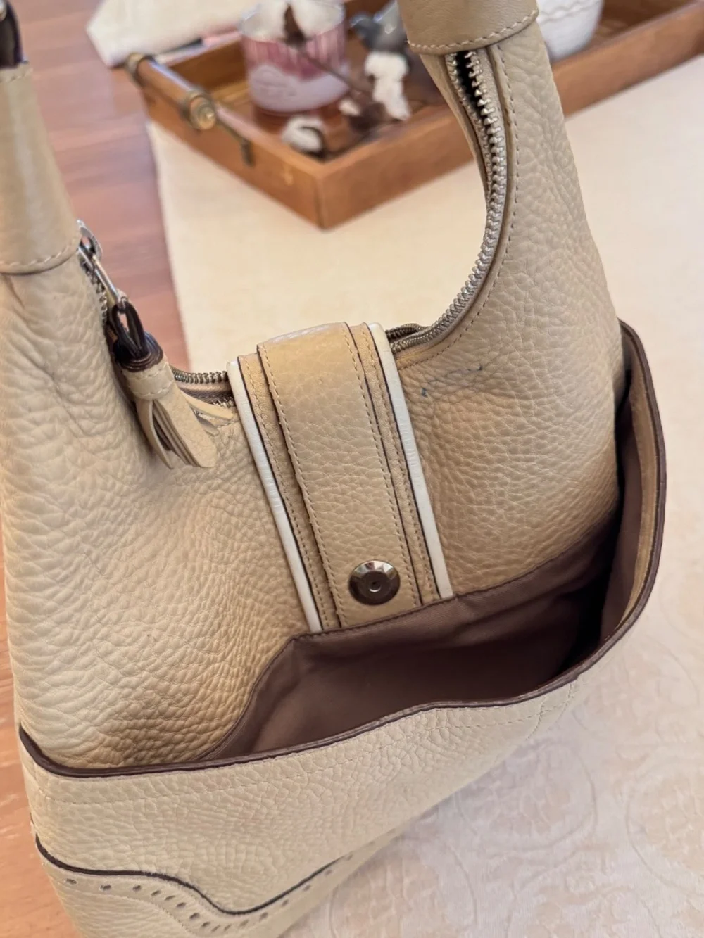 Vintage Coach Hamptons Soho 5054 Cream Leather Hobo Bag